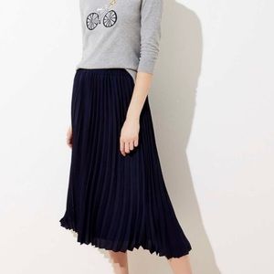 NWOT Loft Skirt Pleated Navy Blue